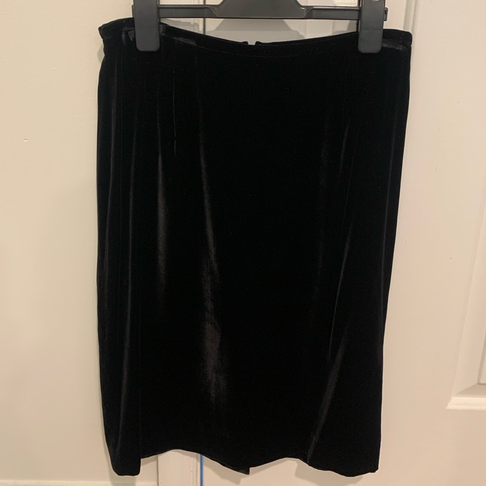Ann Taylor Black Velvet Pencil Skirt Size 6